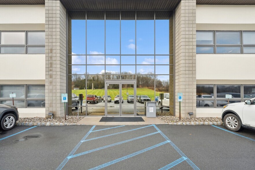 More Photos Of 1751 State Route 17A, Florida Industrial For Lease