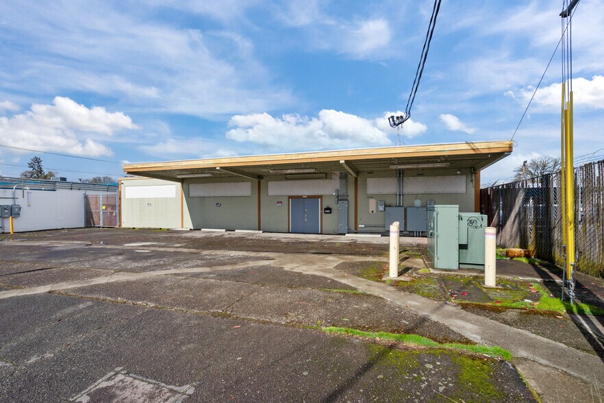 More Photos Of 1215 Wilbur St SE, Salem Service For Sale