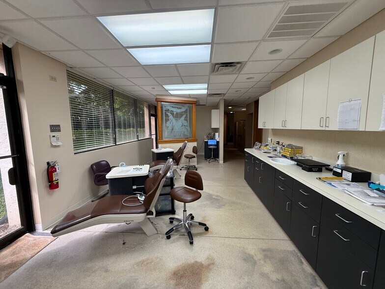 More Photos Of 11382 Prosperity Farms Rd, Palm Beach Gardens Medical For Lease