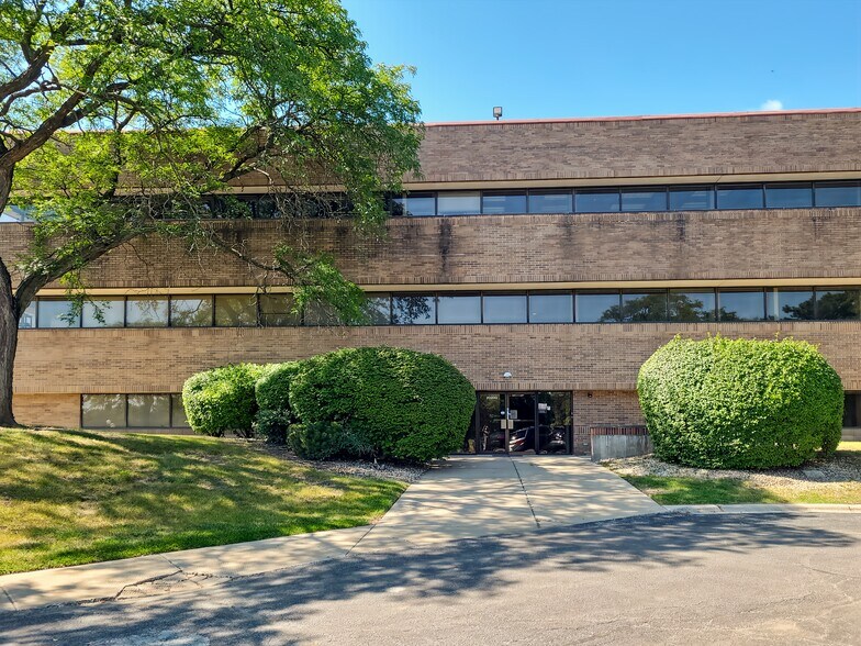 More Photos Of 20200 Governors Dr, Olympia Fields Coworking Space