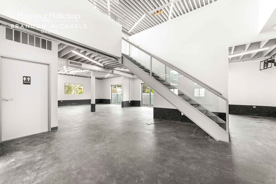 More Photos Of 28955 Pacific Coast Hwy, Malibu Storefront Retail Office For Sale