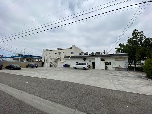 More Photos Of 10550-10556 Riverside Dr, Toluca Lake Storefront Retail Office For Lease