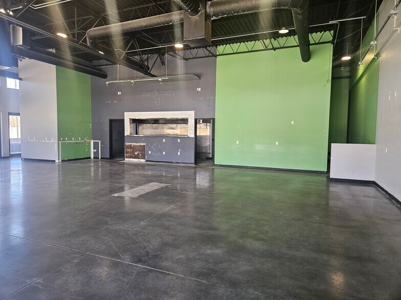 More Photos Of 3308 S Bryant Ave, Edmond Unknown For Lease