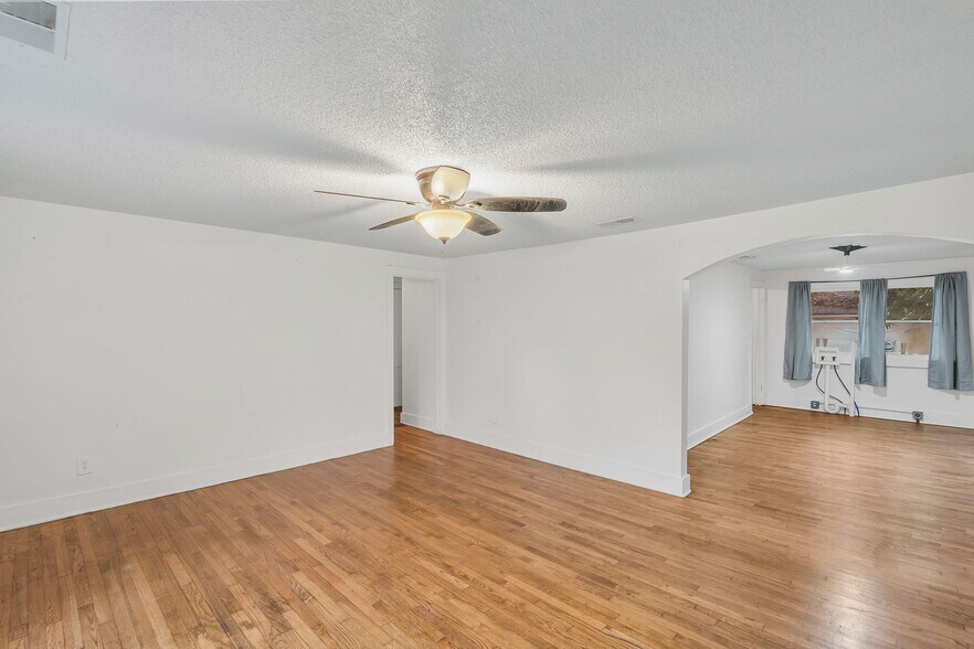 More Photos Of 1507 Sumner Ave, Charleston Office Residential For Sale