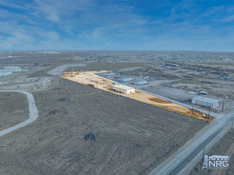 More Photos Of 2001 Crane Ave, Odessa Warehouse For Lease