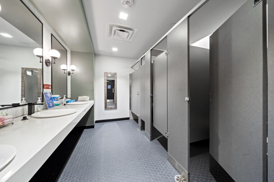 More Photos Of 7620 Guadalupe St, Austin Office For Lease