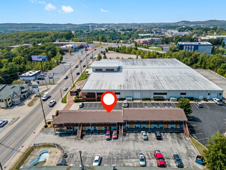 More Photos Of 1325 W Highway 76, Branson Hotel For Sale