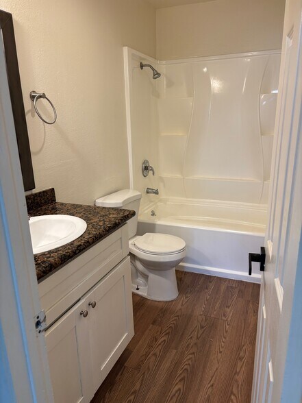 More Photos Of 1521 E Canfield Ln, Anaheim Apartments For Sale