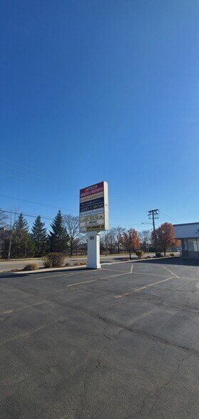 More Photos Of 121 Springfield Ave, Joliet Storefront Retail Office For Lease