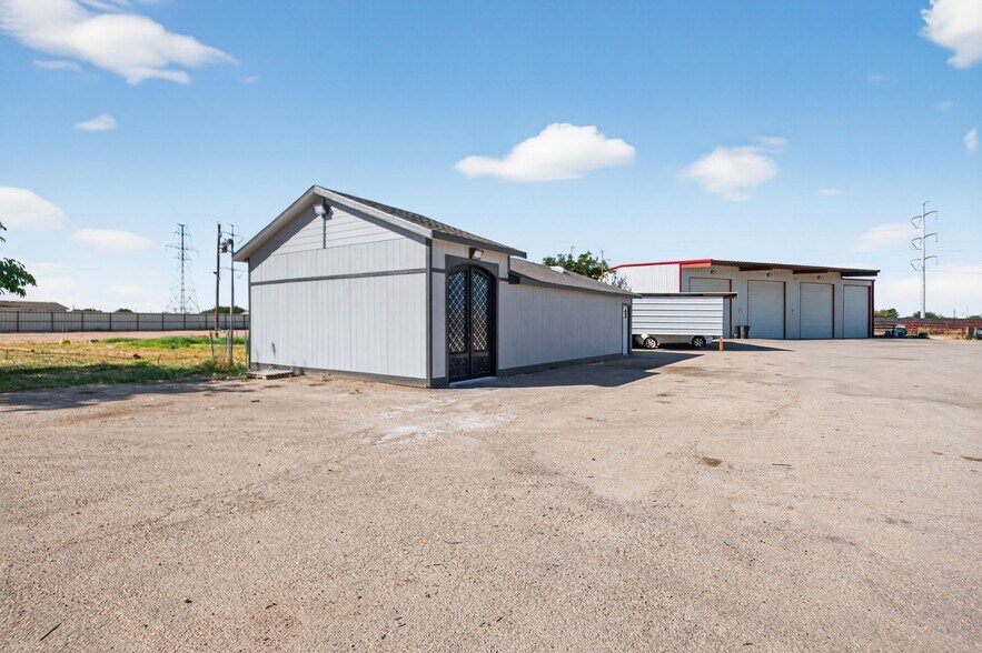 More Photos Of 11010 W Joan Dr, Odessa Warehouse For Sale