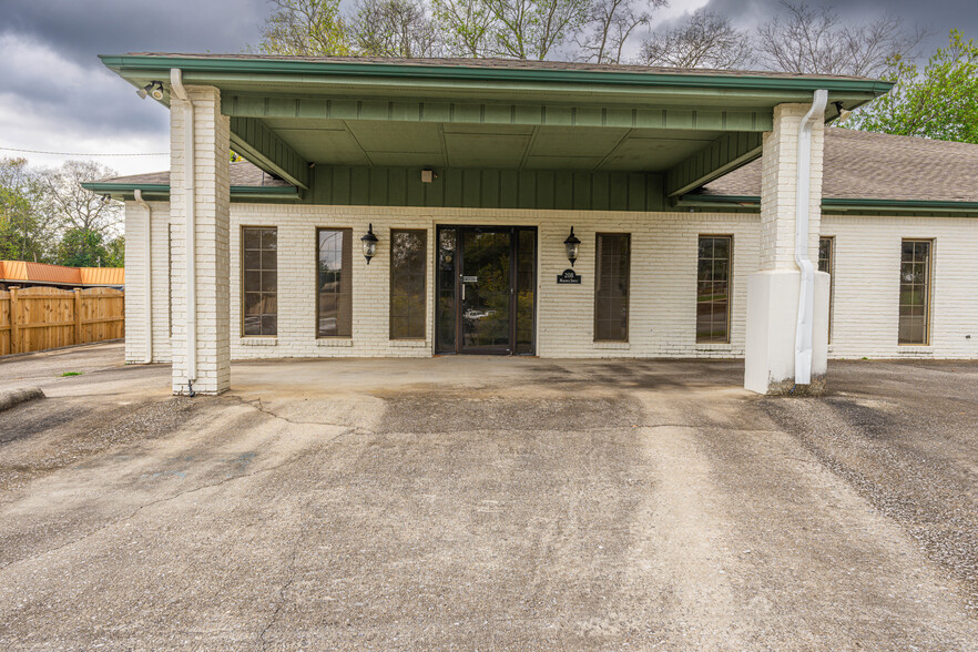 Primary Photo Of 208 Marengo St, Florence Healthcare For Lease