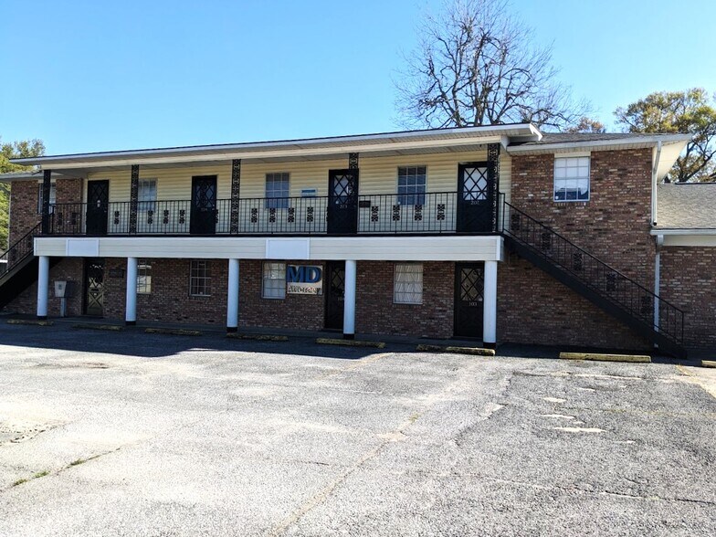 More Photos Of 214 S Burnside Ave, Gonzales Medical For Lease