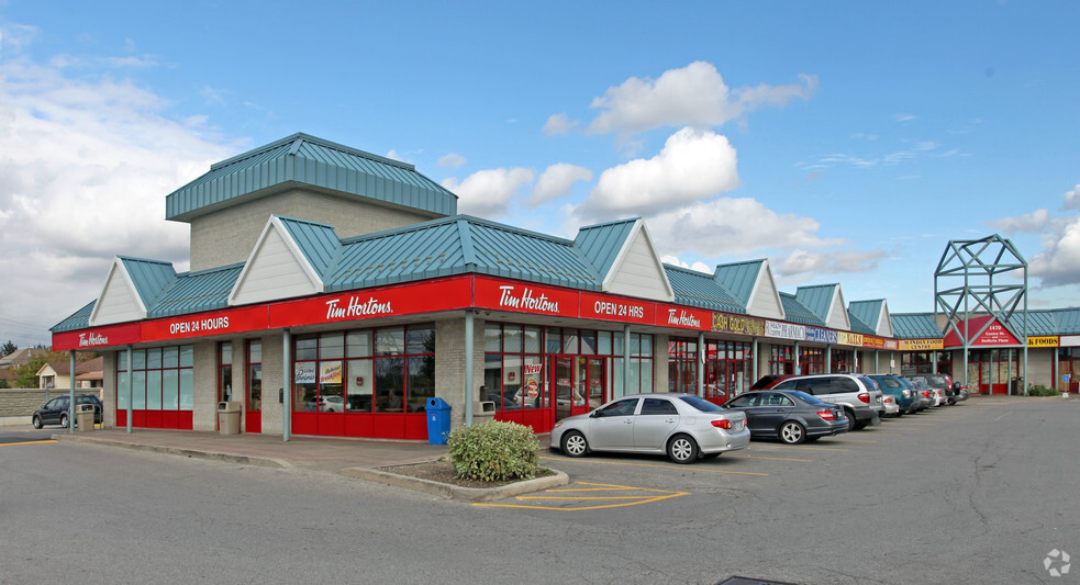 Primary Photo Of 1470 Centre St, Vaughan General Retail For Sale