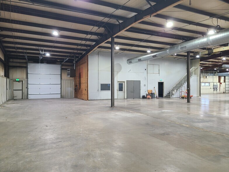 More Photos Of 7007 Trafalgar St, Fort Wayne Light Manufacturing For Lease