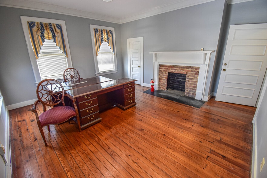 More Photos Of 2606 8th St, Tuscaloosa Office Residential For Sale