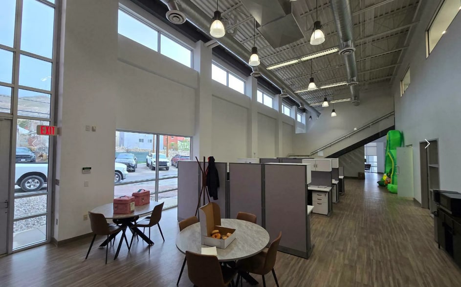 More Photos Of 1919 E Rio Grande Ave, El Paso Office For Sale