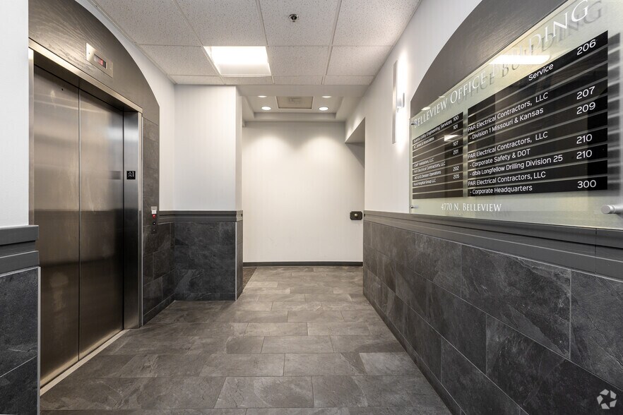 More Photos Of 4770 N Belleview Ave, Gladstone Office For Sale