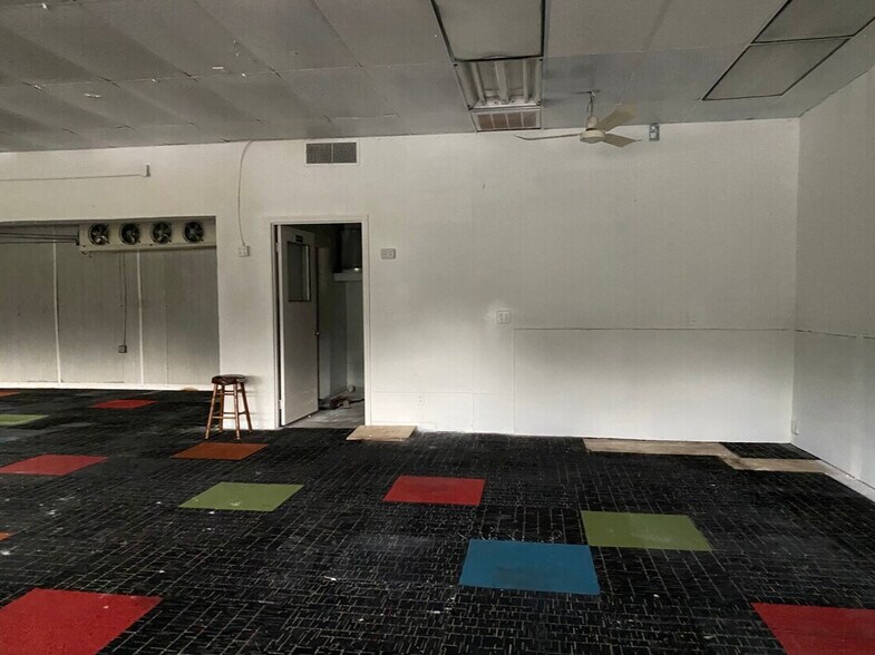 More Photos Of 6596 E State Road 44, Wildwood Storefront Retail Office For Lease