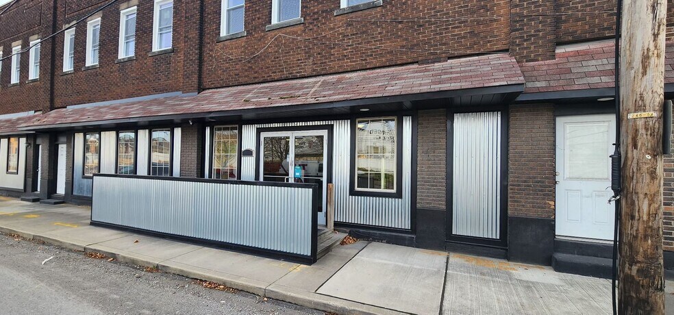 More Photos Of 373 Munson Ave, McKees Rocks General Retail For Sale