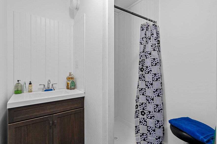 More Photos Of 3547 Kensington Ave, Philadelphia General Retail For Sale