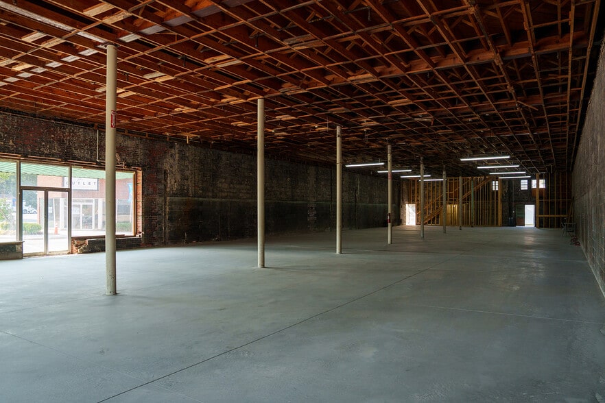 More Photos Of 124 W Main St, Aberdeen Storefront Retail Residential For Sale