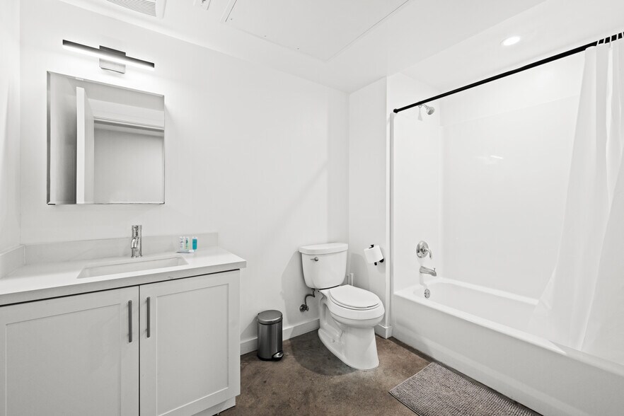 More Photos Of 2301 S Cloverdale Ave, Los Angeles Apartments For Sale