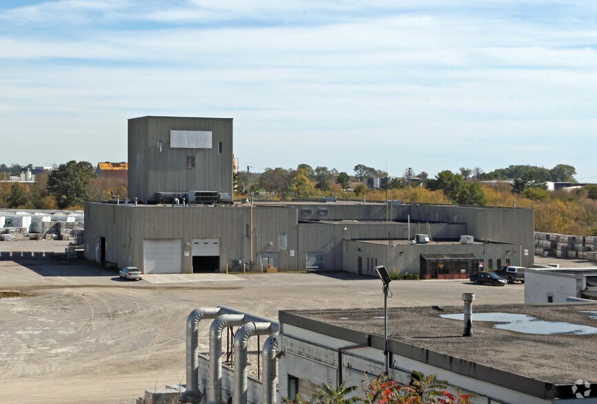 Primary Photo Of 1089 Nelson St, Oshawa Manufacturing For Lease