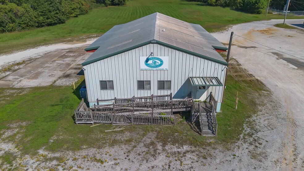 More Photos Of 823 Whitehall St, Jackson Warehouse For Sale