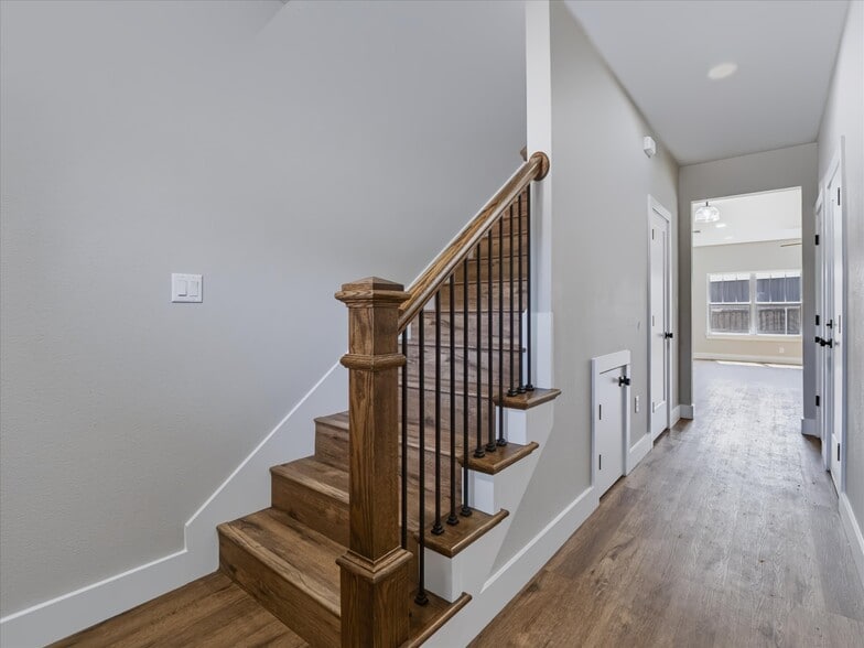 More Photos Of 1306 Country Rd, Whitesboro Apartments For Sale
