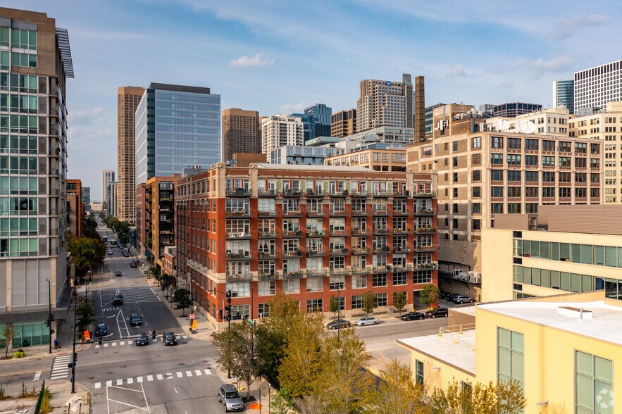 More Photos Of 333 S Desplaines St, Chicago Coworking Space