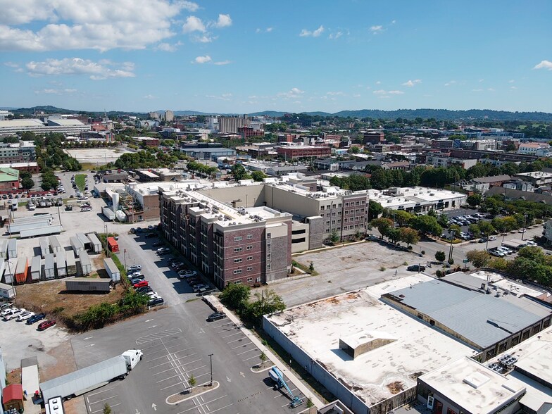 More Photos Of 1809 Broad St, Chattanooga General Retail For Sale
