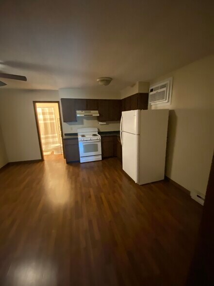 More Photos Of 127 W Taylor St, Grant Park Multifamily For Sale
