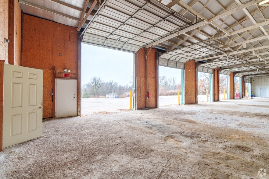 More Photos Of 946 Tonsor Rd, Alton Industrial For Sale