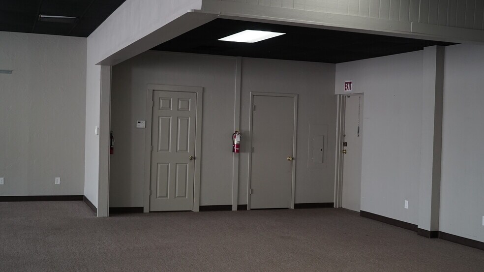 More Photos Of 1208 S FM 51, Decatur Unknown For Lease