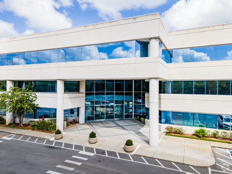 More Photos Of 3710 Corporex Park Dr, Tampa Office For Lease