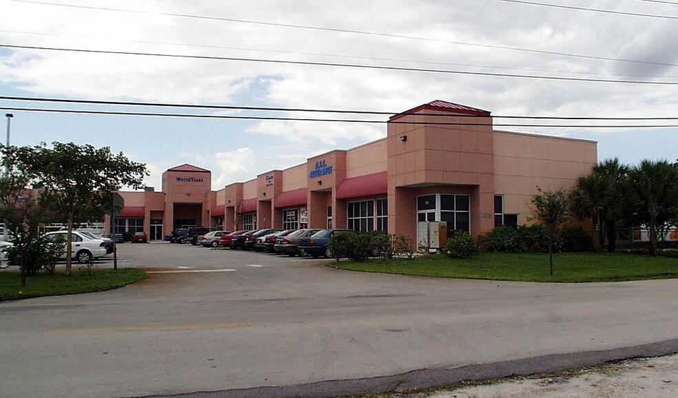 More Photos Of 4615 NW 72nd Ave, Miami Light Distribution For Lease