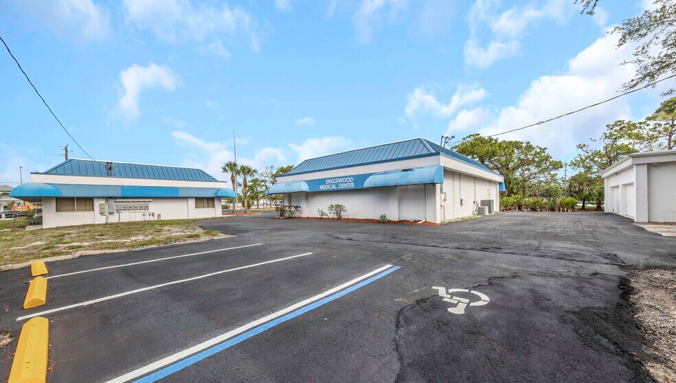 More Photos Of 655 N Indiana Ave, Englewood Medical For Sale