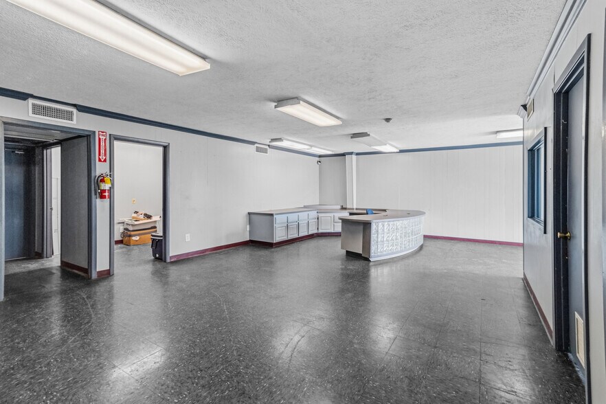 More Photos Of 6719 E Highway 332, Freeport Industrial For Sale