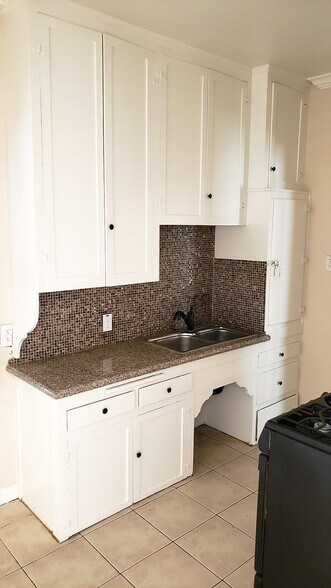 More Photos Of 4124-4126 1/2 Monroe St, Los Angeles Apartments For Sale