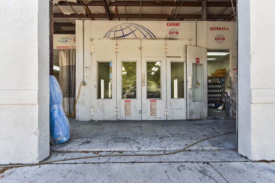 More Photos Of 170 Business Park Way, Royal Palm Beach Warehouse For Lease