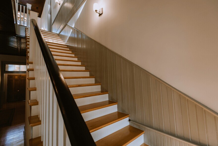 More Photos Of 441 Washington St, Portsmouth Office Residential For Sale