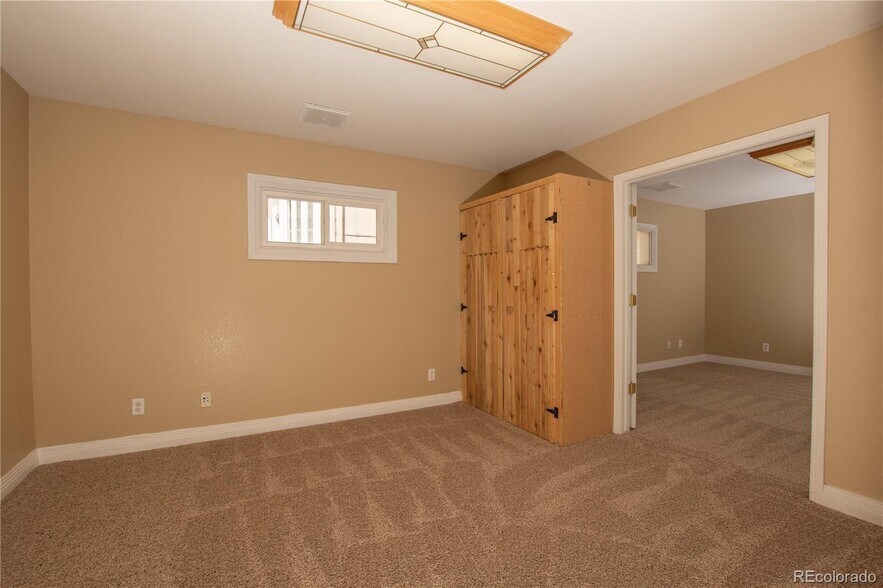 More Photos Of 325 E Kiowa Ave, Elizabeth Office For Sale