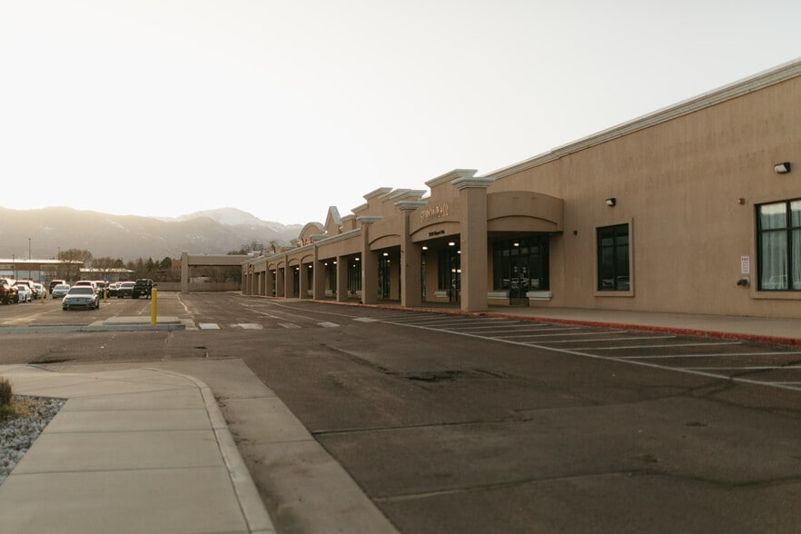 More Photos Of 2508-2520 Airport Rd, Colorado Springs General Retail For Sale