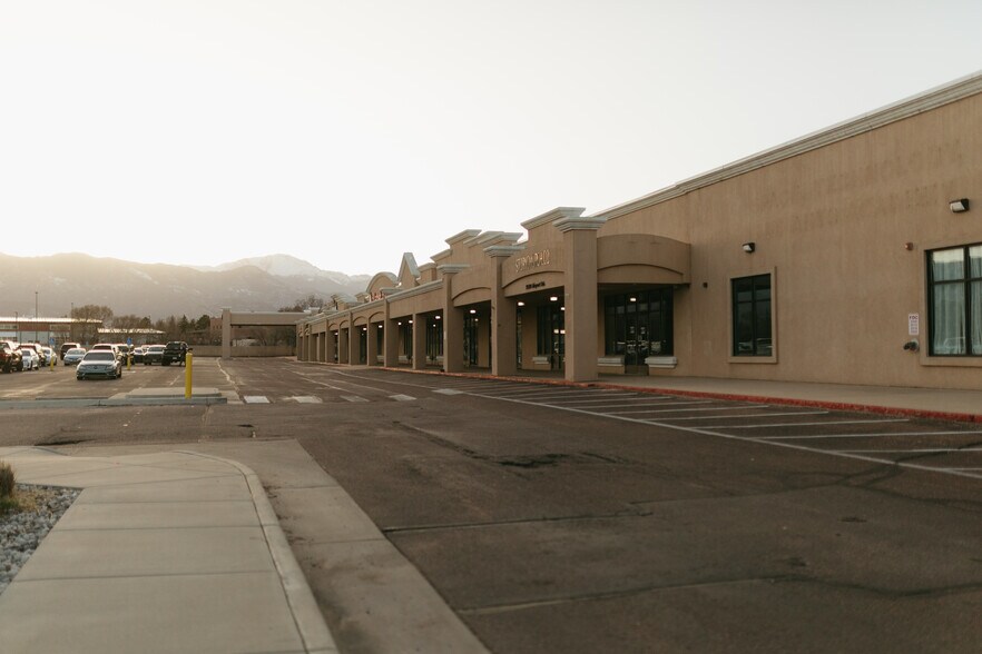More Photos Of 2508-2520 Airport Rd, Colorado Springs General Retail For Sale