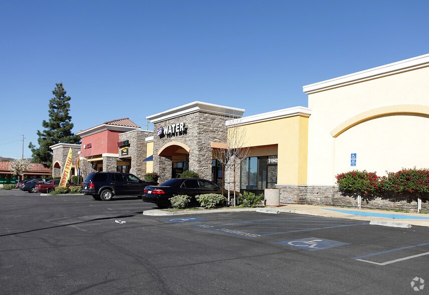More Photos Of 31904-31952 Mission Trail Ave, Lake Elsinore Unknown For Lease