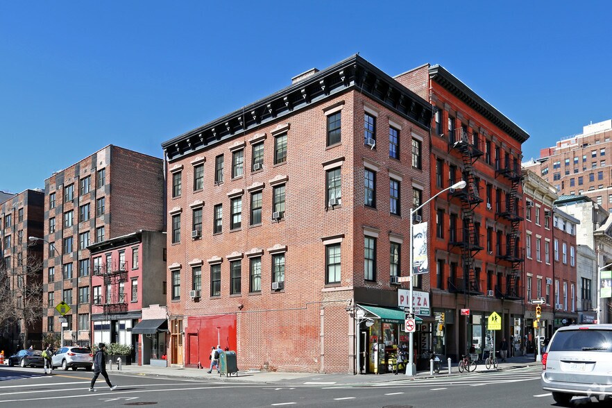 More Photos Of 65 8th Ave, New York Apartments For Lease