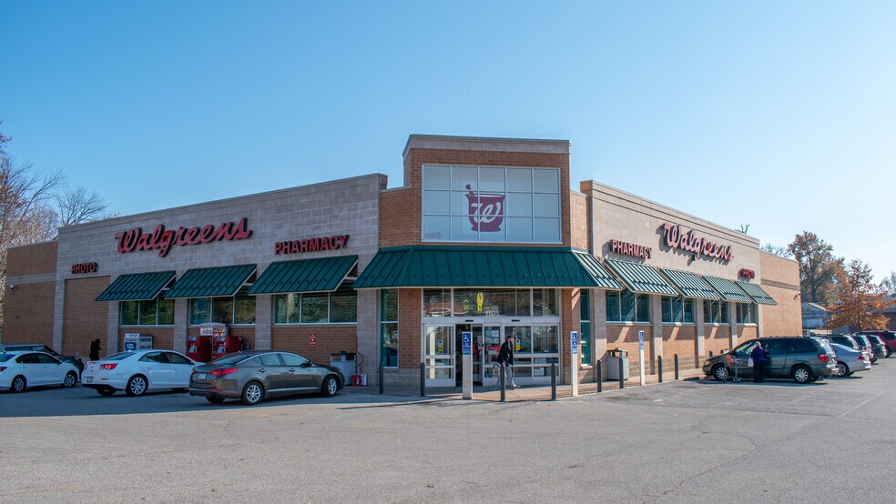 More Photos Of 1805 Brady St, Davenport Drugstore For Sale