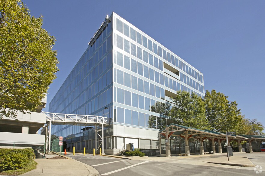 More Photos Of 1 W Court Sq, Decatur Office For Lease