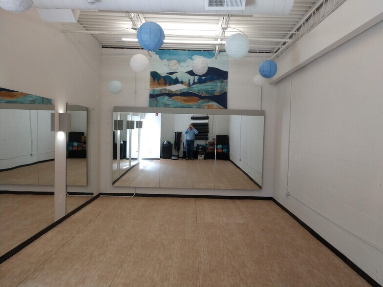 More Photos Of 409 Mead Rd, Decatur Loft Creative Space For Sale