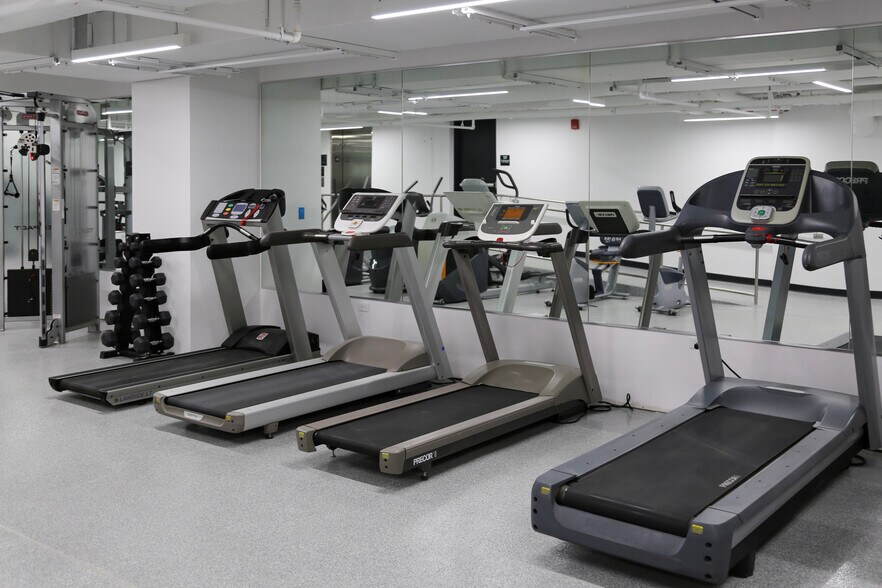 More Photos Of 732 W Randolph St, Chicago Unknown For Lease